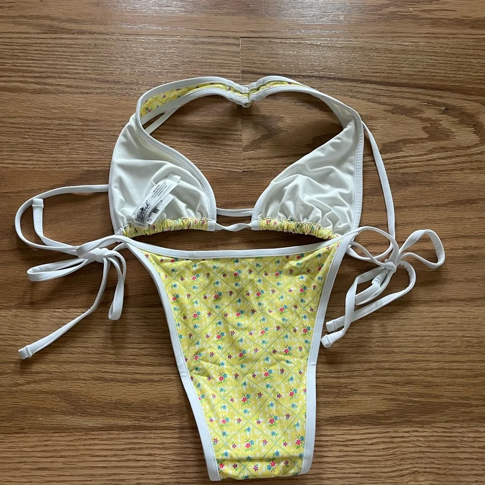 Frankie’s Bikinis set